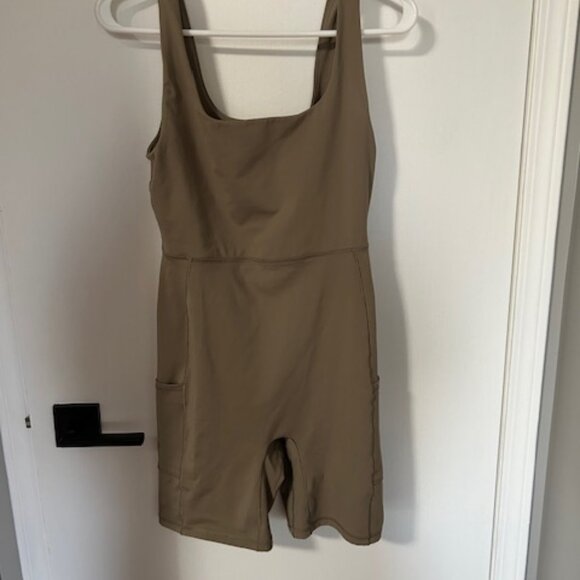 Fitted Romper with Pockets - Picture 1 of 4